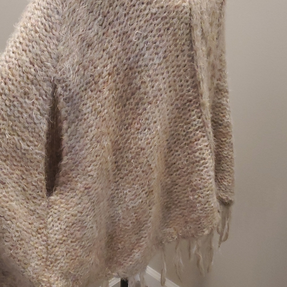 Beautiful shawl - Picture 3 of 6